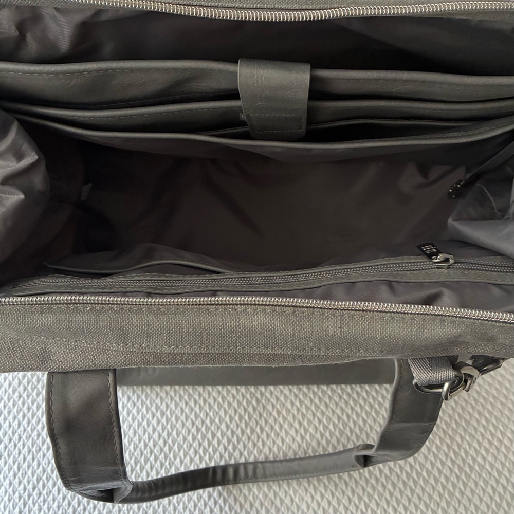BEIS Weekender Travel Bag - Picture 5 of 8